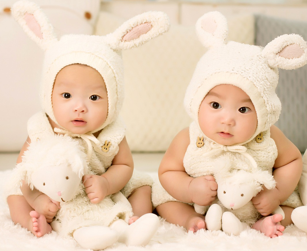 5 Ways to Adjust to Being a Mom of Twins