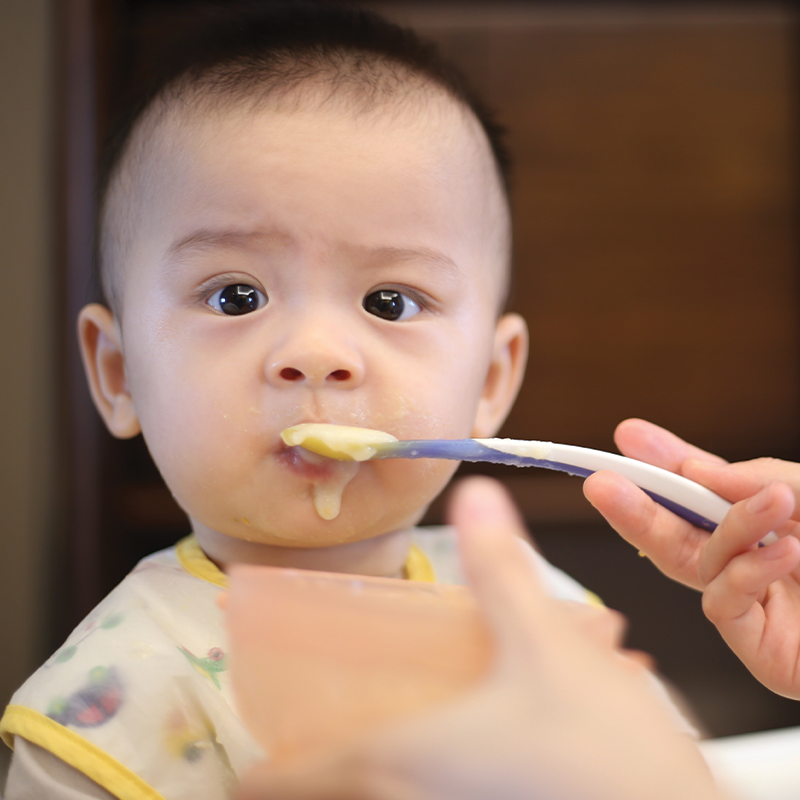 introducing foods to baby early on