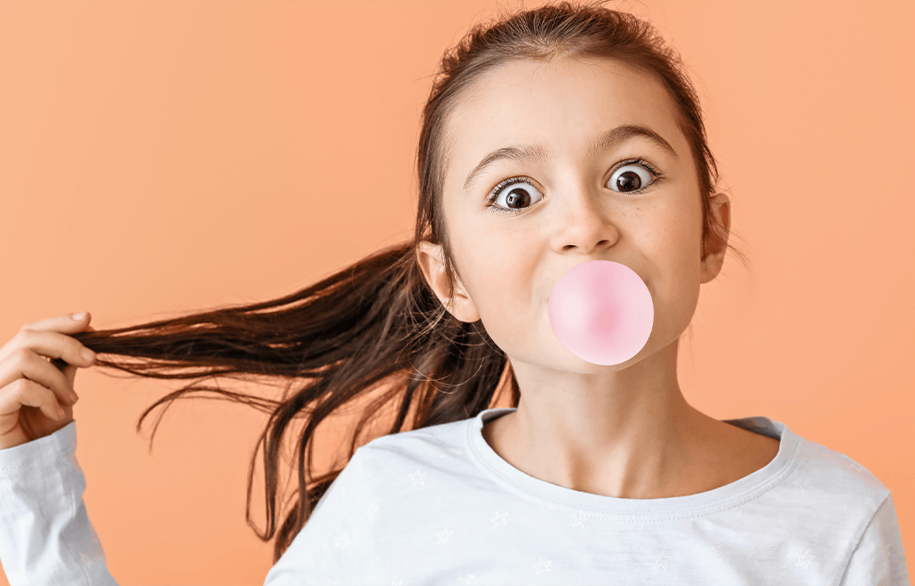 chewing gum, child chewing gum, child safety
